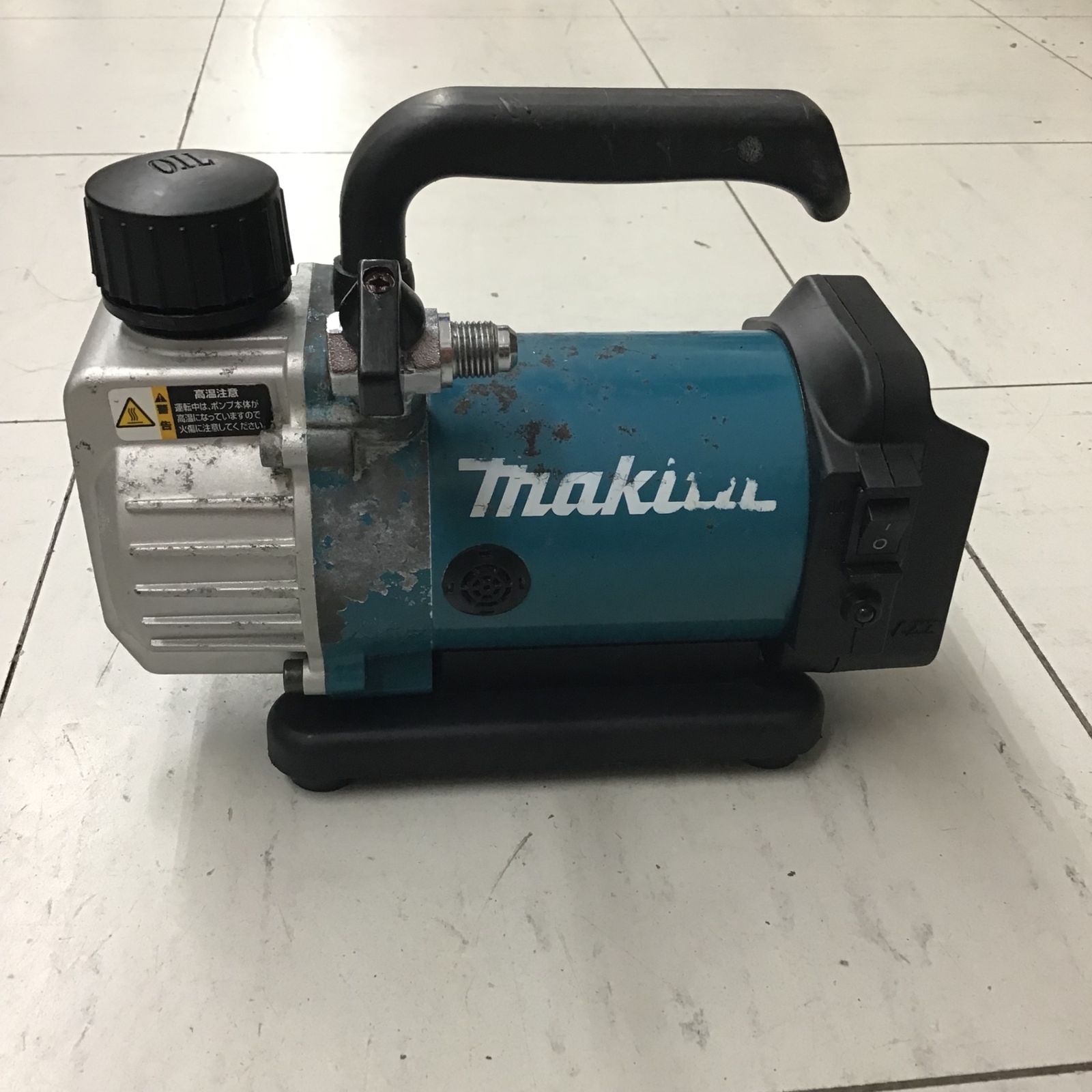 マキタ makita 充電式 真空ポンプ VP180DZ 中古 バッテリー ケース付き 