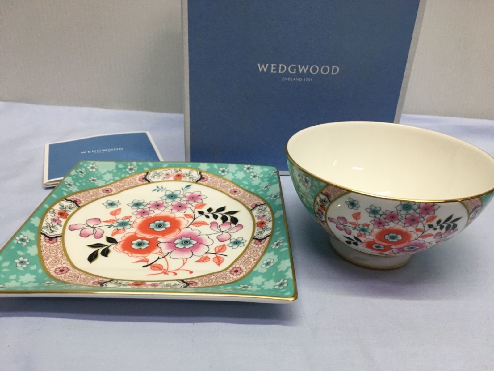 WEDGWOOD ワンダーラスト カメリア スモールボール /スクエア