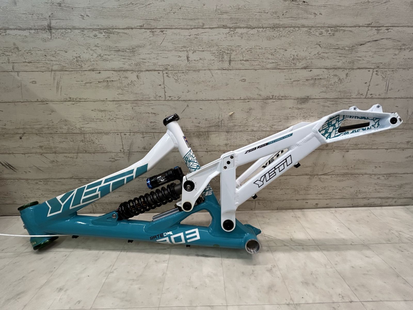 極希少!!】マジェスティ250C エアロフロントアンダースポイラー程度