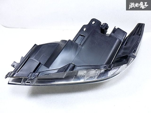 トヨタ 純正 ZVW30 30 プリウス 前期 ハロゲン ヘッドライト