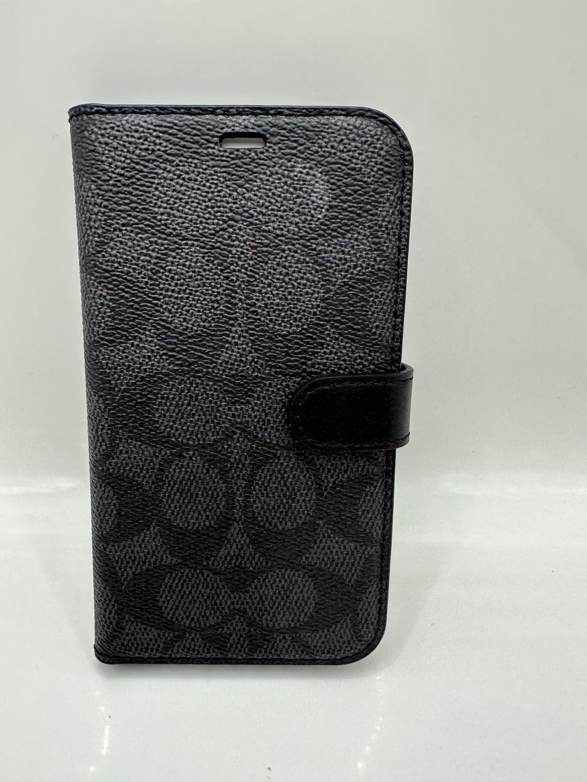 iPhone 13 Pro用 COACH（R）ブックタイプケース／SIGNATURE Brown