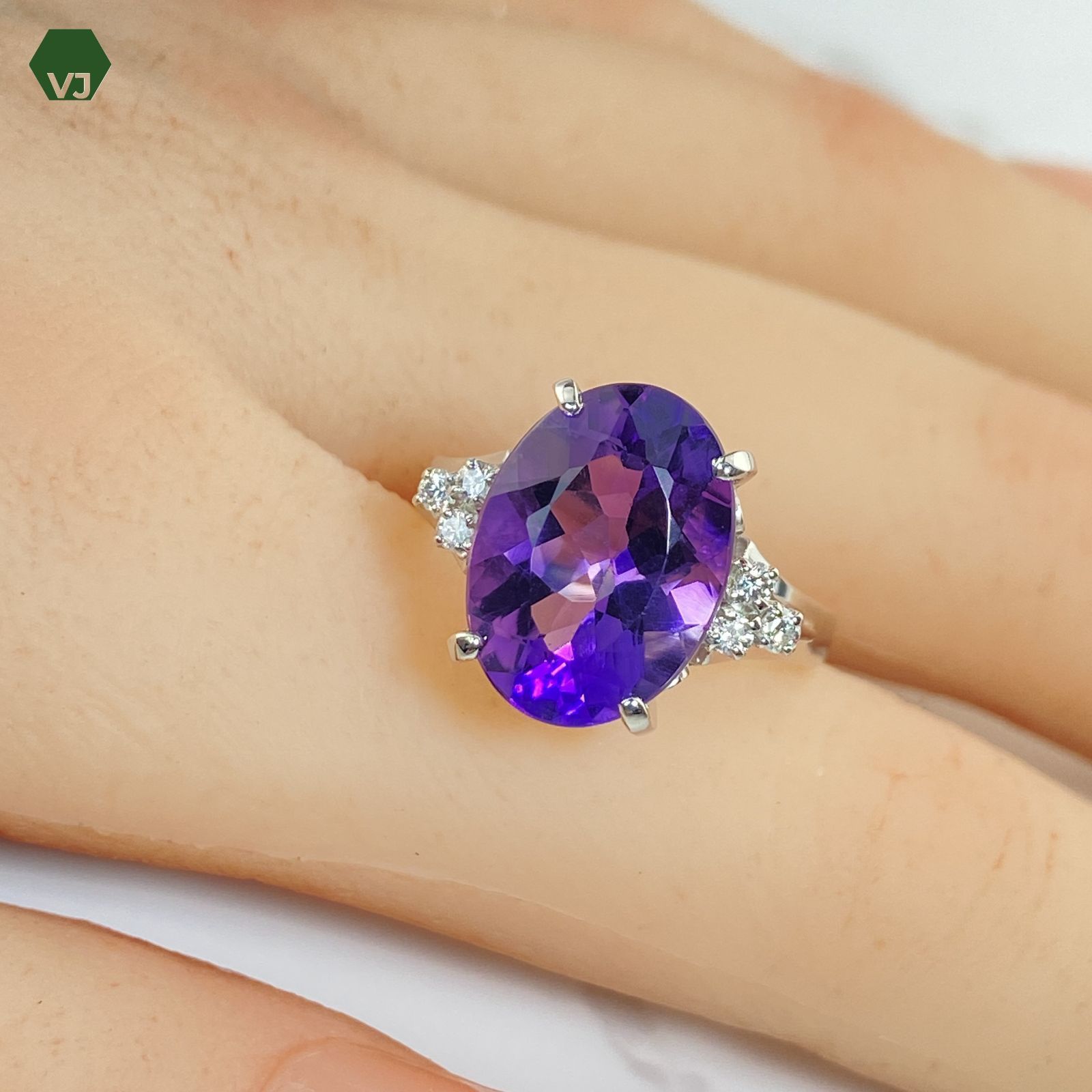 26-09】アメジスト ダイヤモンド リング 4.873ct D0.12ct 【中古 
