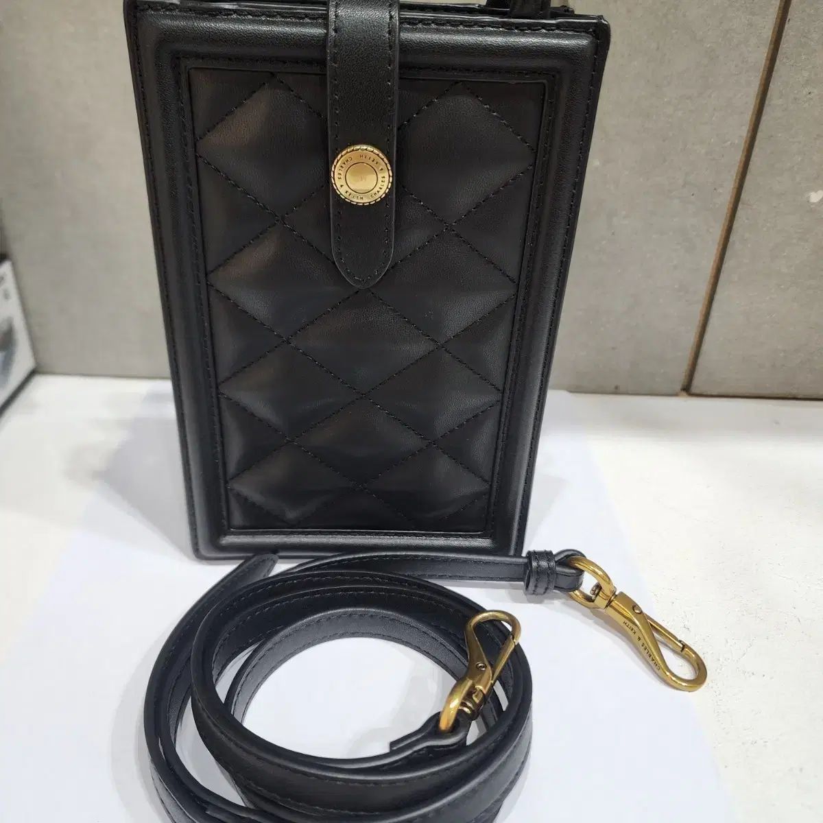 KARA など チャールズアンドキース キルティング ブラック ミニバック +