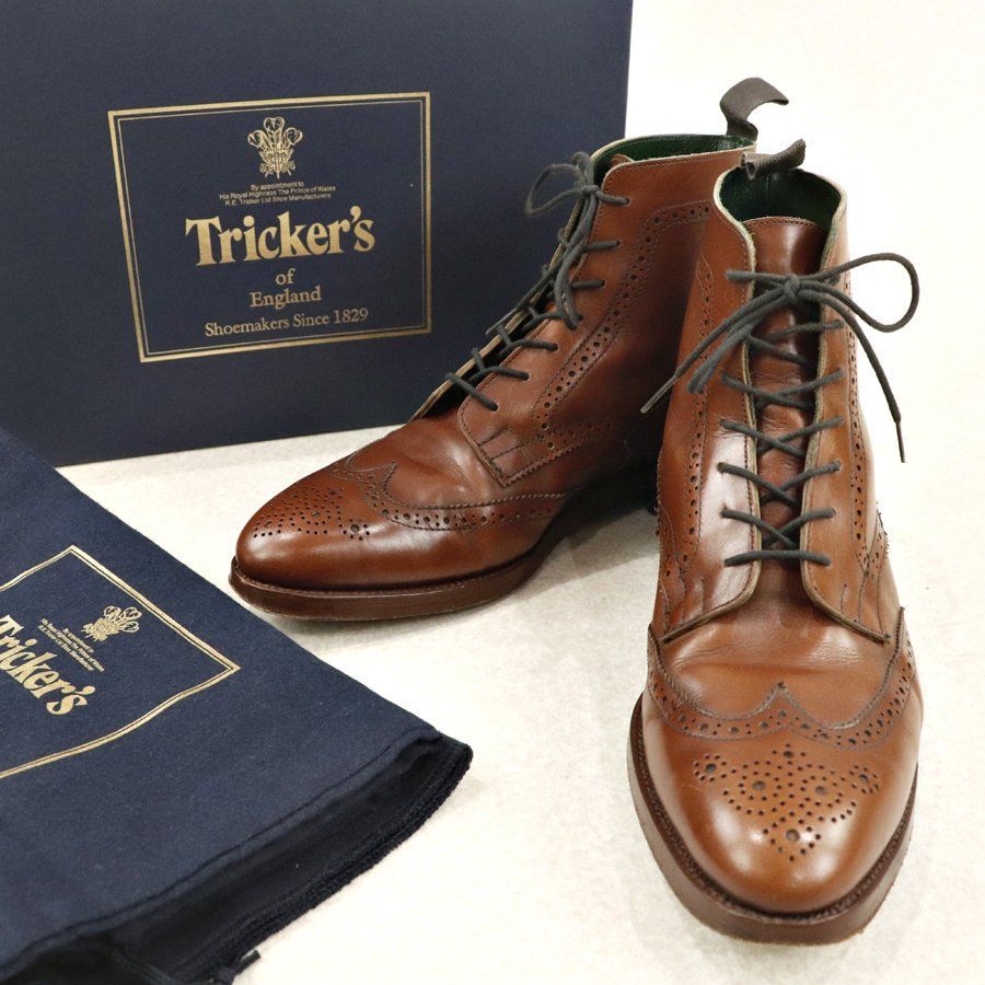 参考価格￥69，300- 箱付き 美品 英国製 Tricker's トリッカーズ M7655 本革レザー メダリオン ウイングチップ ブーツ ビブラムソール 7 1/2