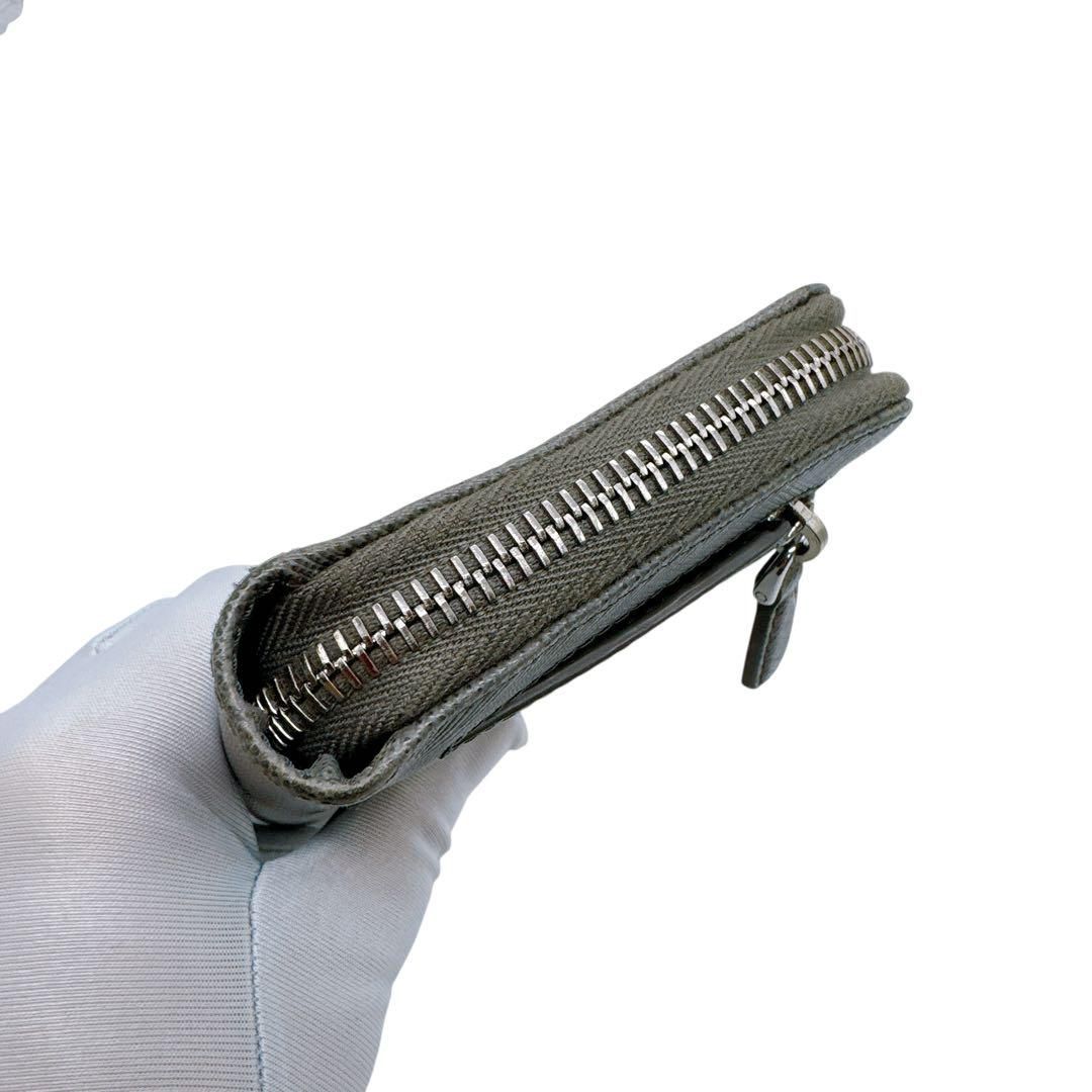 プラダ サフィアーノ レザー ジップラウンド 二つ折り財布 PRADA 美品