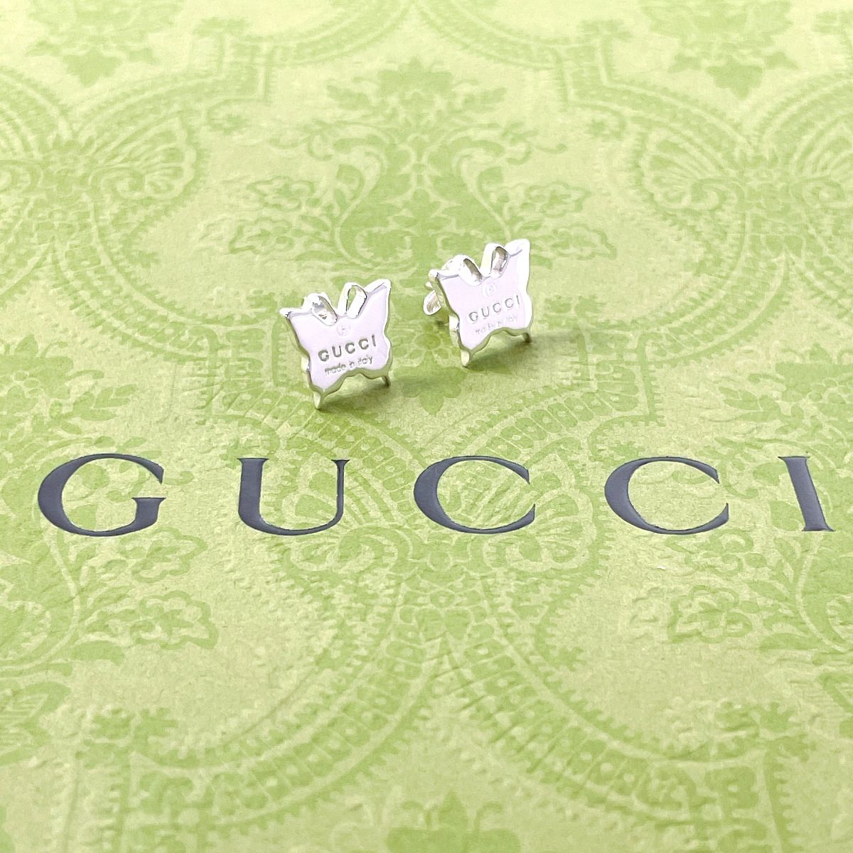 グッチ ピアス バタフライ シルバー