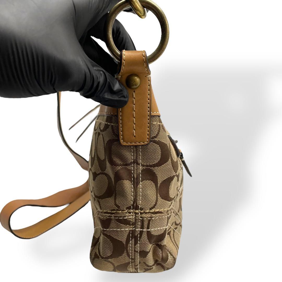 美品 COACH コーチ ショルダーバッグ シグネチャー 斜め掛け 美品 COACH コーチ ショルダーバッグ シグネチャー 斜め掛け