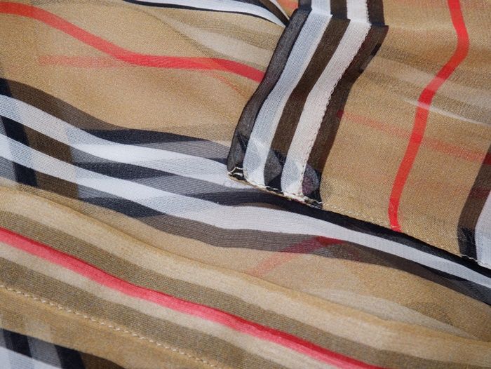 バーバリーBURBERRY Icon Stripe Silk Pussy-bow Blouseアイコンストライプ チェック プッシーボウ シルクブラウス【38】【LSHA69659】 バーバリーBURBERRY Icon Stripe Silk Pussy-bow Blouseアイコン