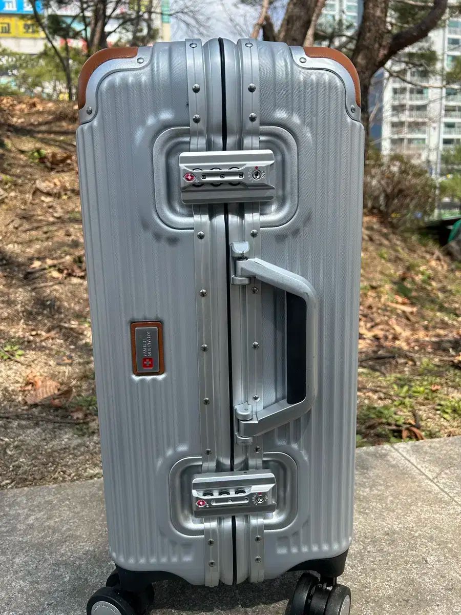 TUMI トゥミ テグラライト 4輪 キャリーケース トランク スーツケース ヨドバシ.com - トゥミ TUMI スーツケース TUMI（トゥミ） Tegra