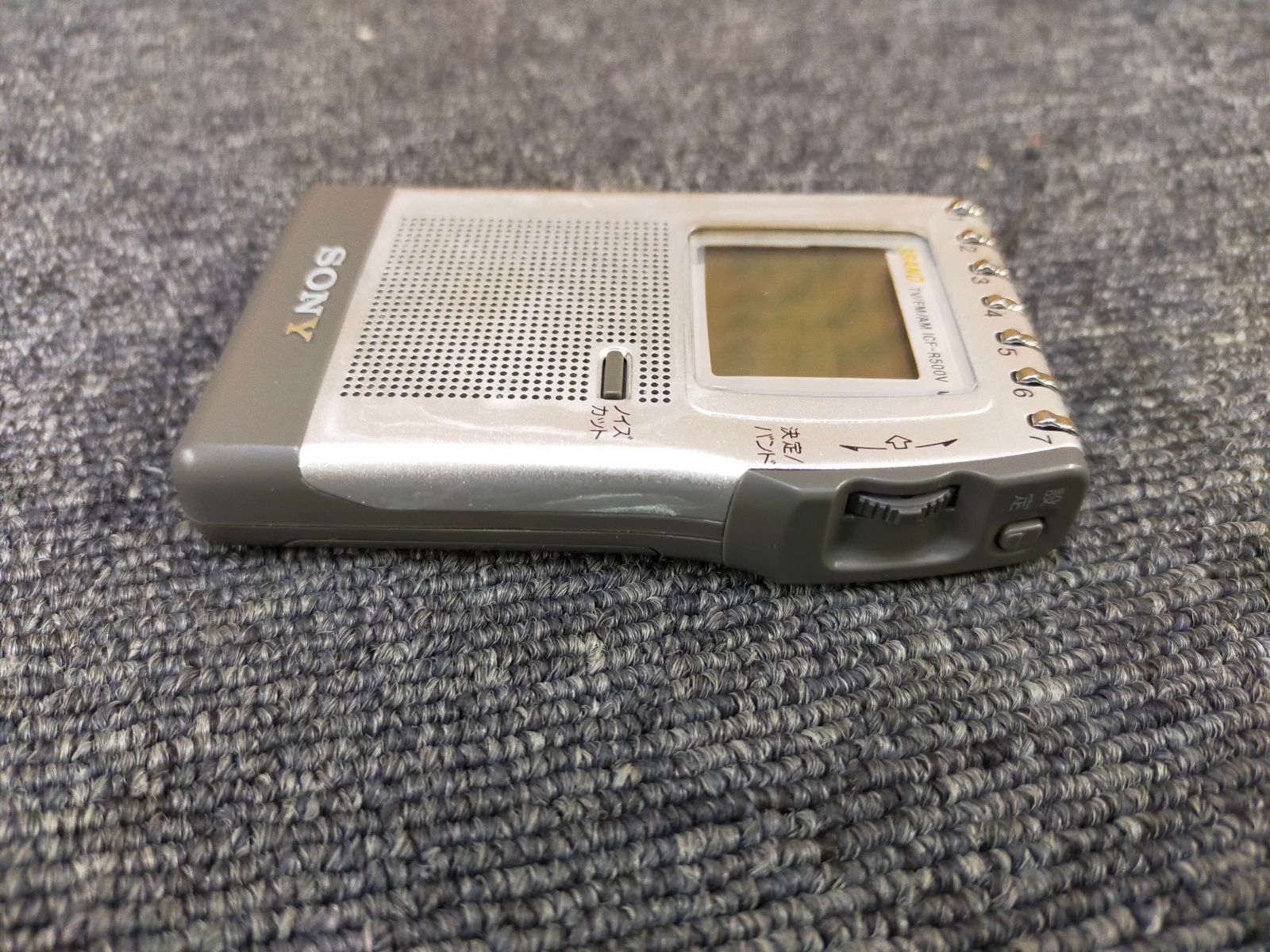 SONY／3BAND・TV／FM／AM ICF-R500V。DC:3V。単4×2 SONY／3BAND・TV／FM／AM ICF-R500V。DC:3V。単4×2
