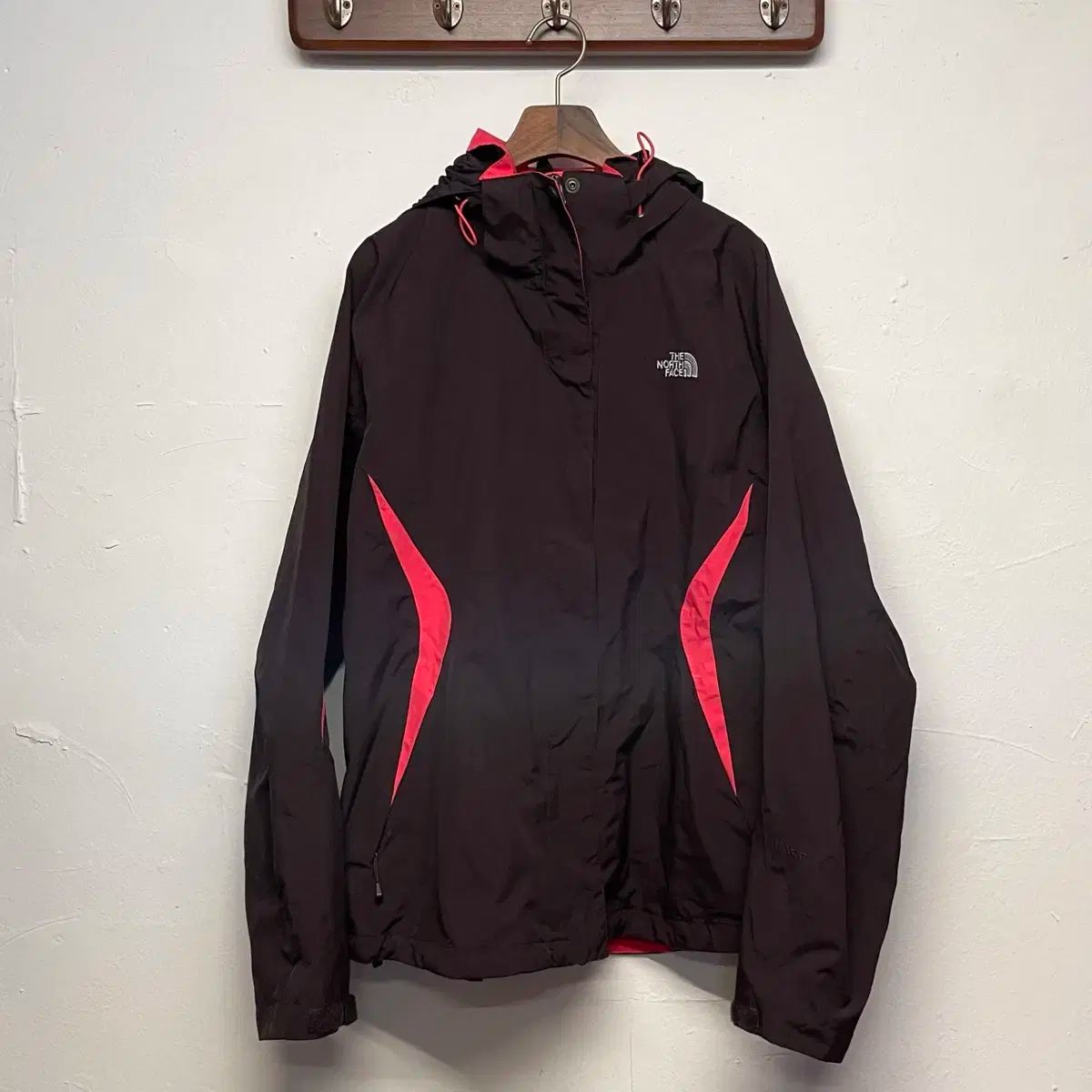 THE NORTH FACE ザ ノース フェイス 女性 バーガンディー ハイベント ウィンドブレーカー ジャケット