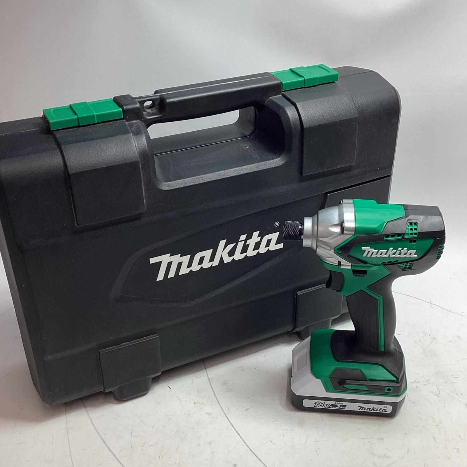MAKITA マキタ 工具 インパクトドライバ MTD002DSAX グリーン 充電器 充電池2個 ケース付 コードレス式 18v