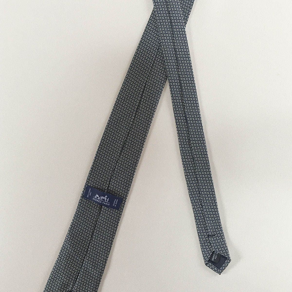 【美品】エルメス ネクタイ ネイビー シルバー H柄 ハイブランド【フランス製】 HERMES エルメス ネクタイ TIE メンズ フランス製 シルク H柄