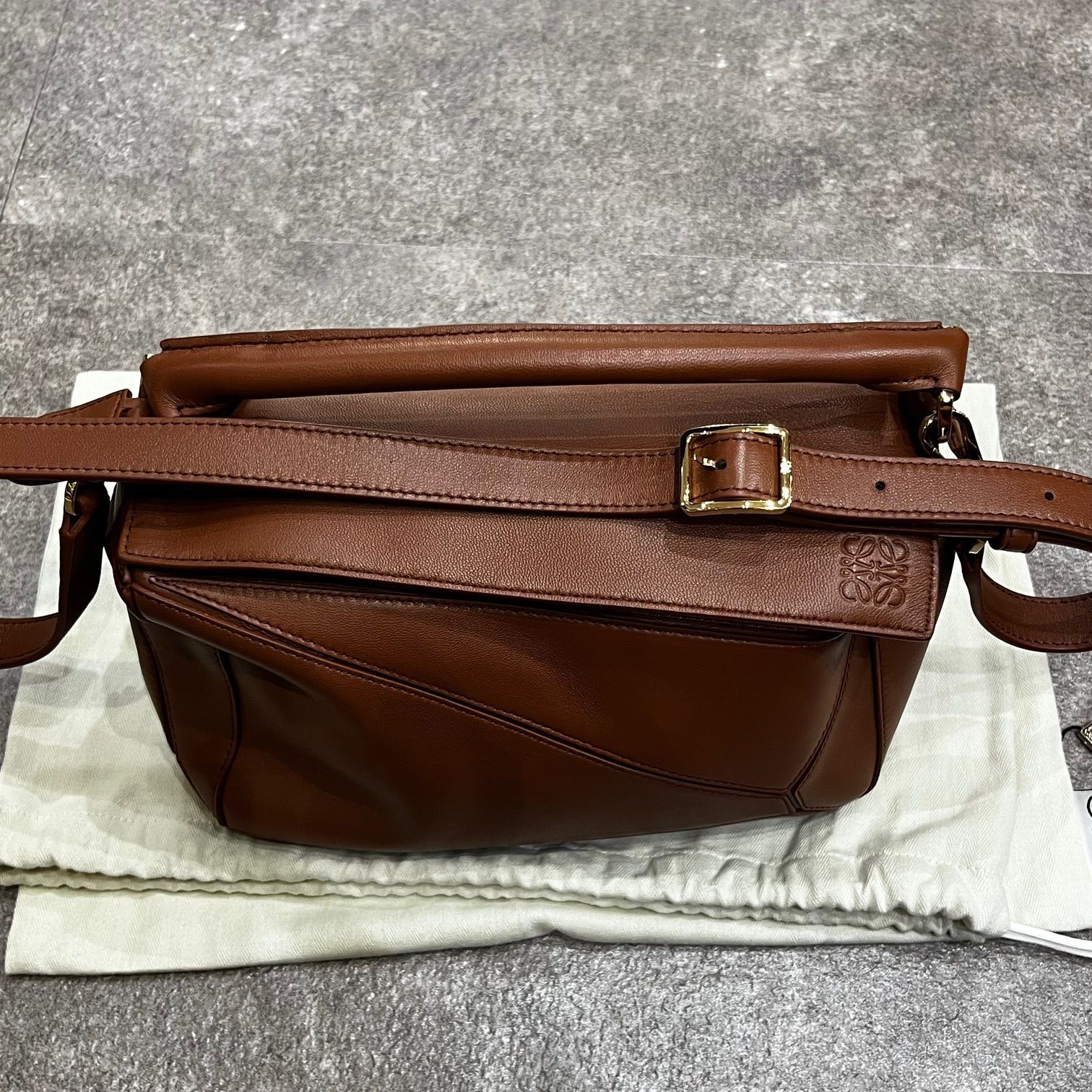 ロエベ　ライトブラウン レザー ショルダーバッグ 楽天市場】ロエベ loewe（カラーブラウン）（ショルダーバッグ
