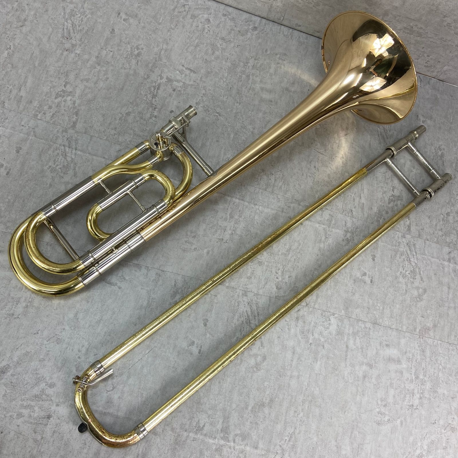 YAMAHA ヤマハ Custom カスタムシリーズ テナーバストロンボーン YSL-8420G 太管 Trombones 金管楽器  ゴールドブラスベル ラッカー - メルカリ