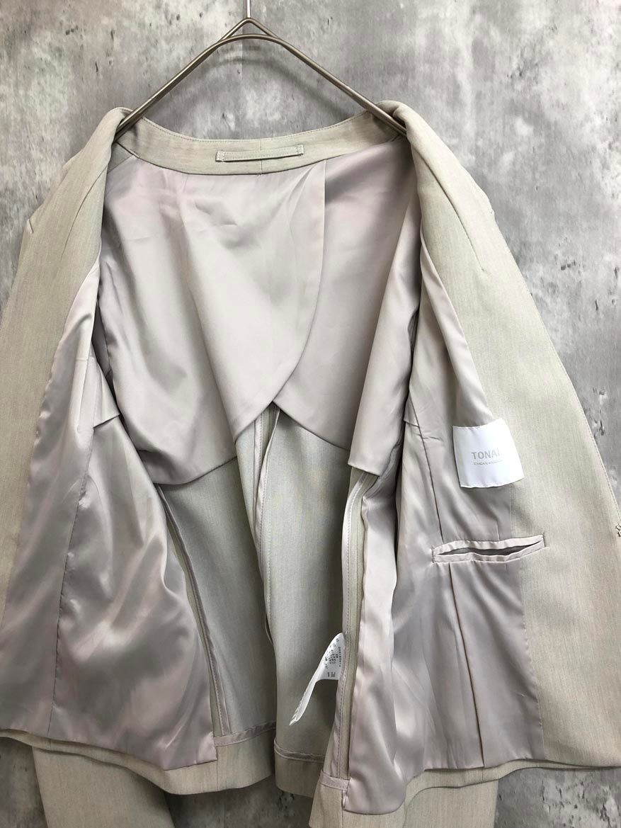 TONAL（トーナル）の「ウールライクストレッチノーカラー