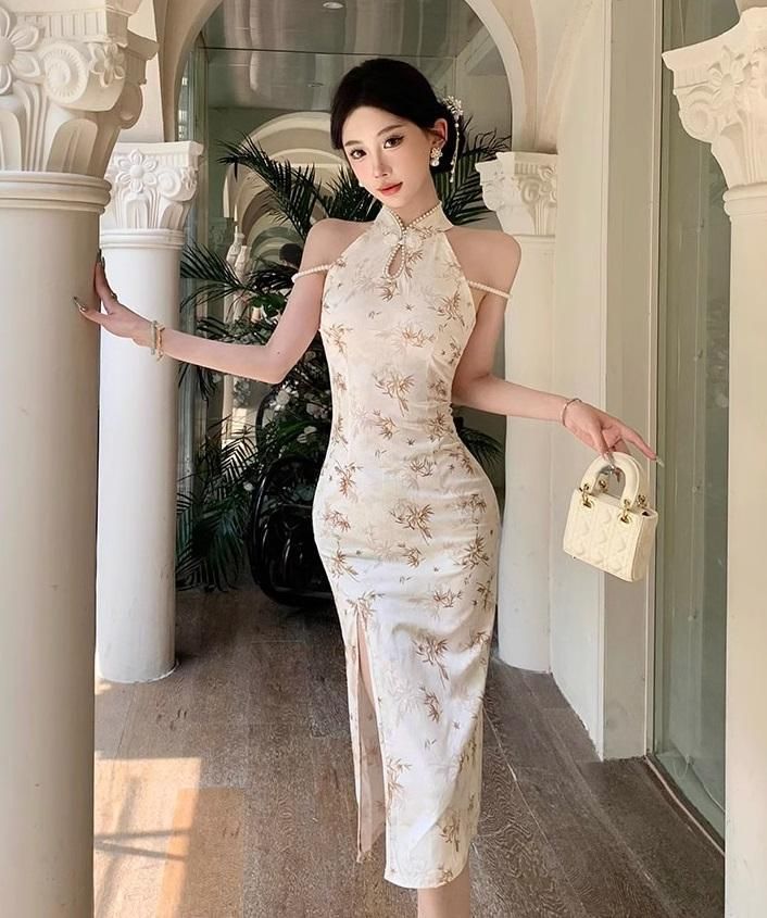 ドレスです チャイナドレス ホルターネック スリット 花柄 キャバ嬢 クラブ