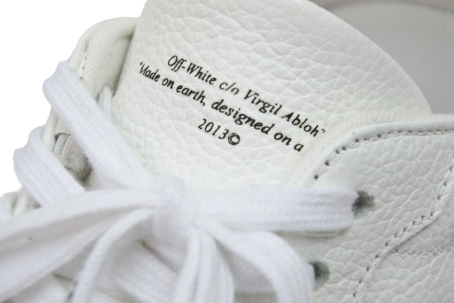 OFF-WHITE オフホワイト スニーカー ホワイト ブラック レザー サイズ40 OMIA085S20D680380110 美品 中古 53718
