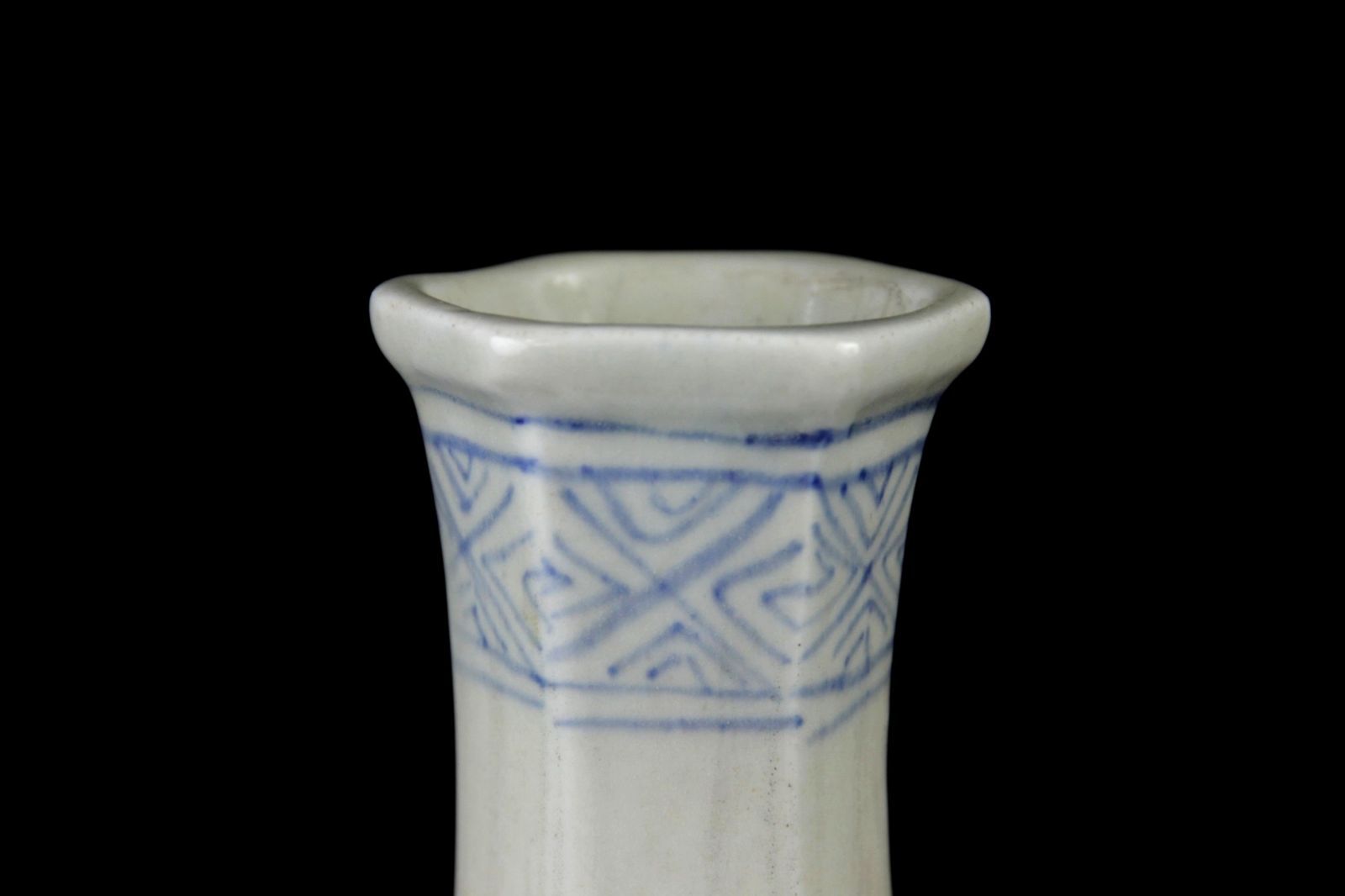 染付李朝唐草　花瓶 李朝時代 染付花文花瓶 25.5cm 朝鮮 唐物 骨董 古美術 楾 A40.1NZZZ