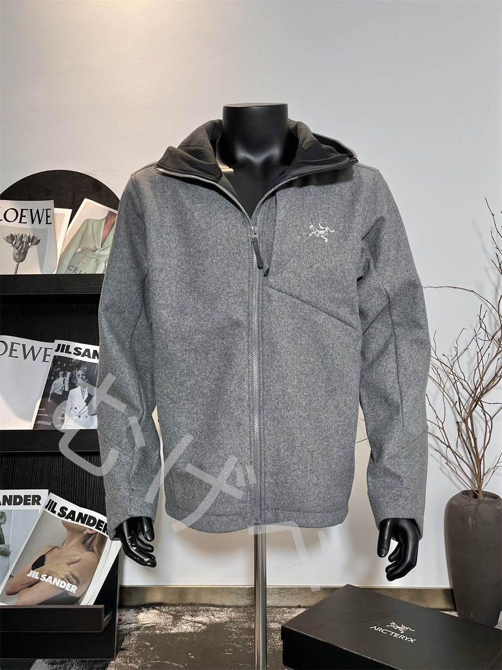 ARC'TERYX フード付きジャケット S/P グレー ARC'TERYX フード付き