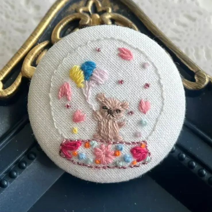 スノードーム刺繍ブローチ ハンドメイド - その他