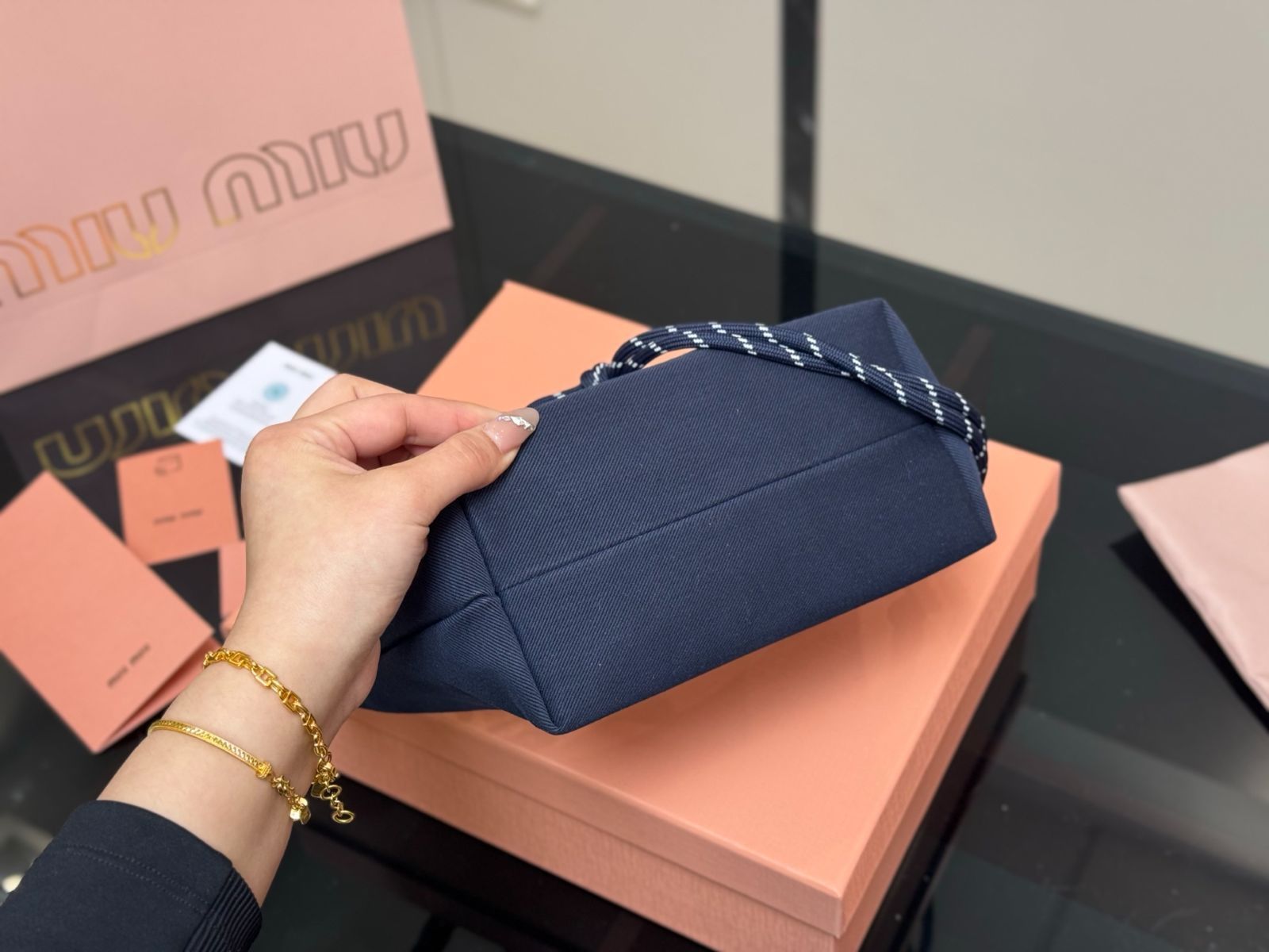 MIU MIU - ｻﾏｰｾｰﾙ開催中❗️プロフ確認❗️miumiu キャンパスバッグ MIU MIU - ｻﾏｰｾｰﾙ開催中❗️プロフ確認❗️miumiu キャンパス