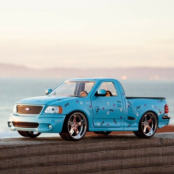 JADA TOYS 1990年代 1999 フォード F-150 SVT ライトニング