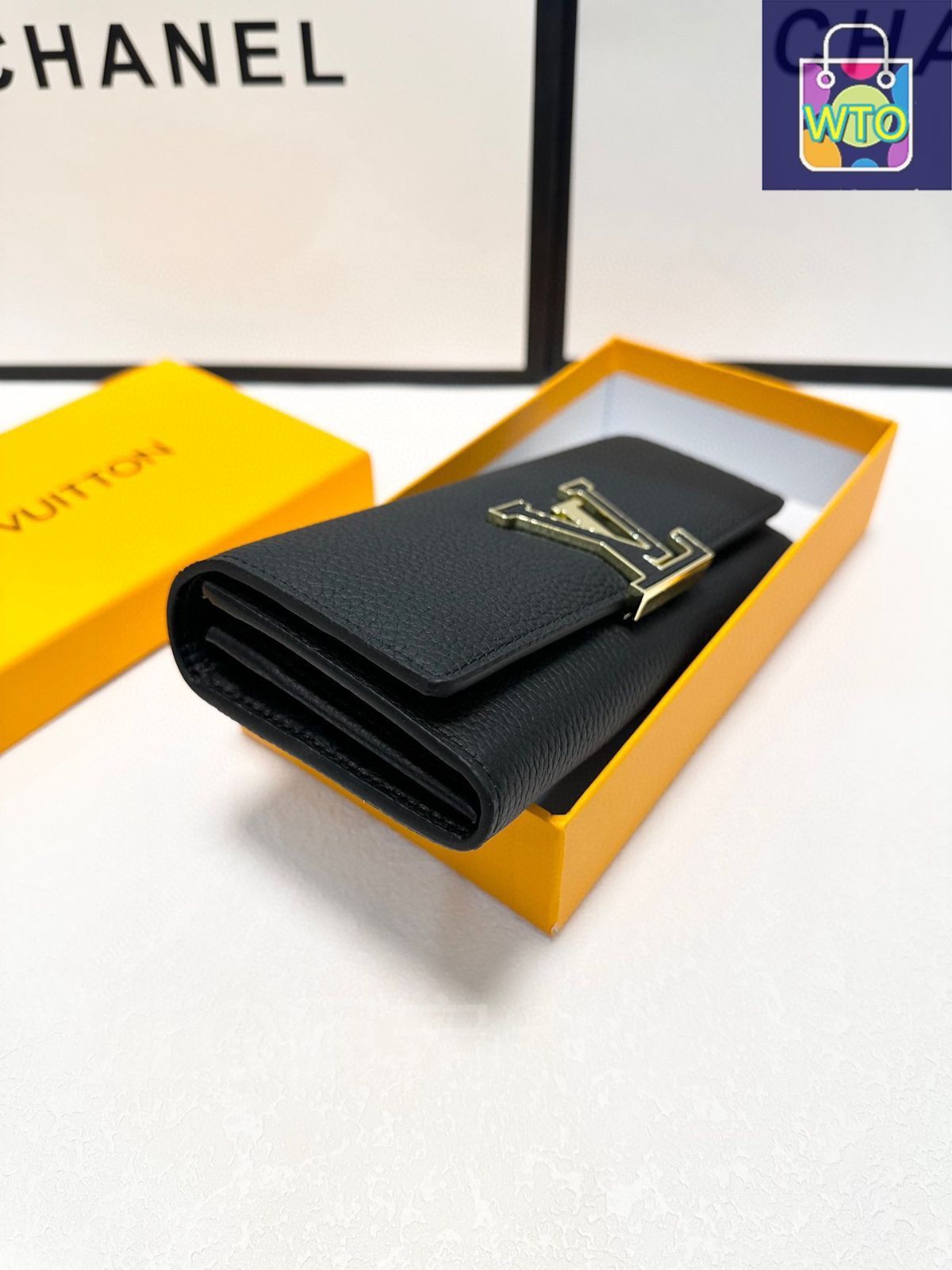 LV 黒色の小さな財布