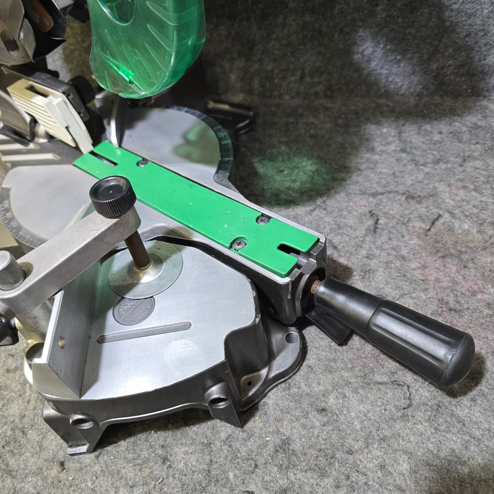 ハイコーキ（旧日立工機) 新品未使用　卓上スライド丸のこ　C3606DRA HiKOKI(日立工機) C3606DRA(K)(XPSZ) 36Vコードレススライド丸の