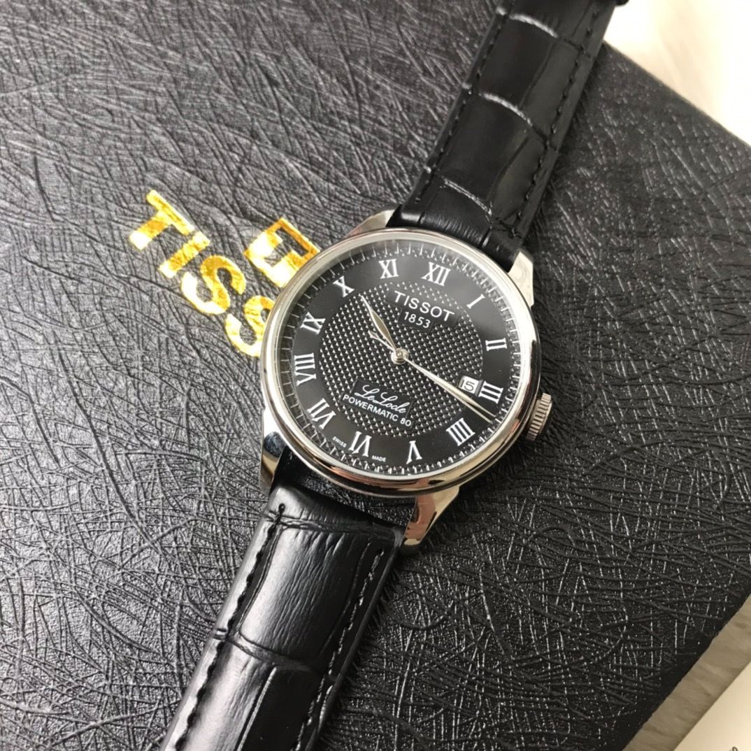 TISSOT  ティソ  Lylock series   男性用腕時計   機械式時計    腕時計です