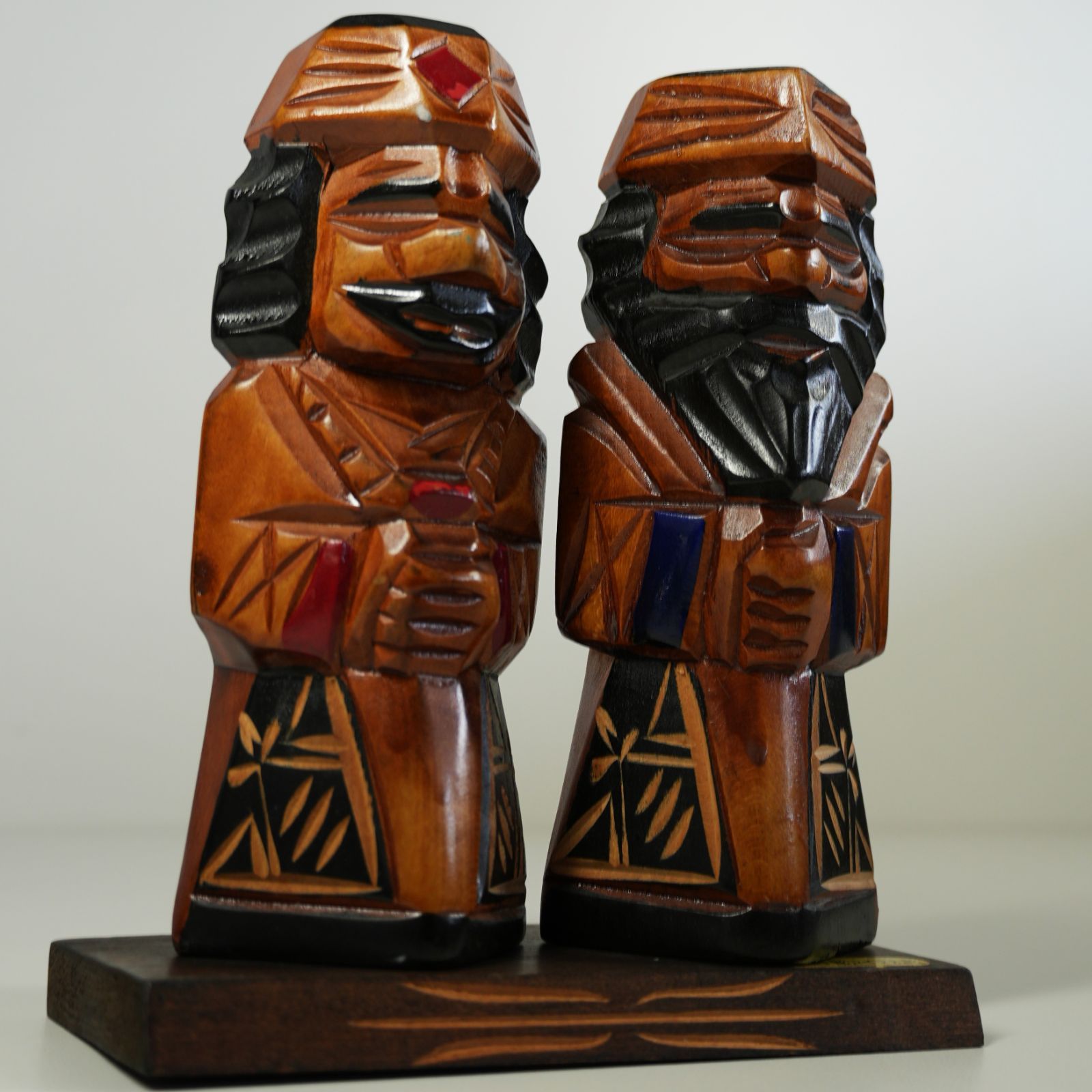 IM] ニポポ人形 木製人形 2体セット アイヌ木彫り 手彫り お守り 置物