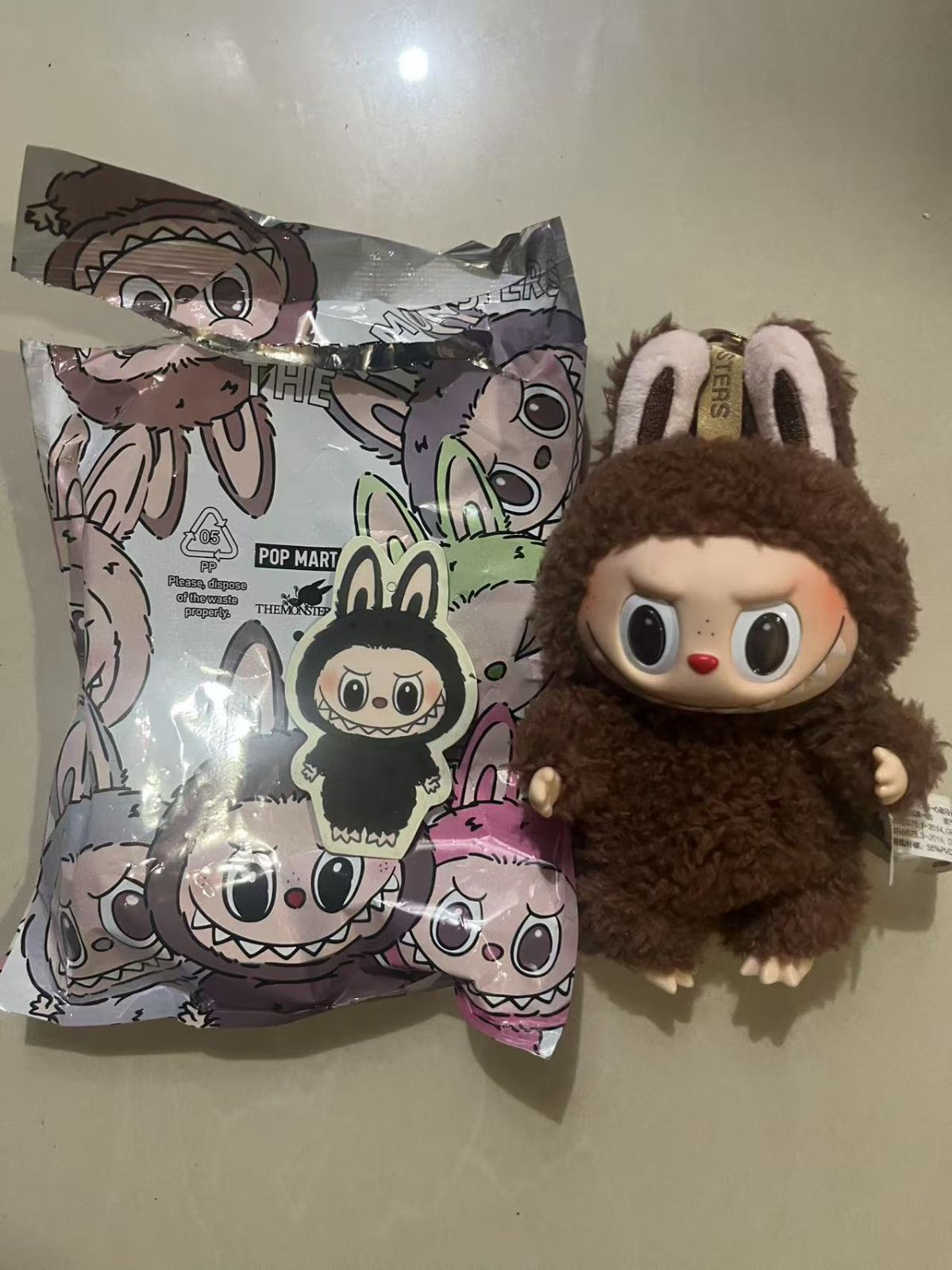 正規品 LABUBU Exciting Macaron ぬいぐるみ シークレットCocoa