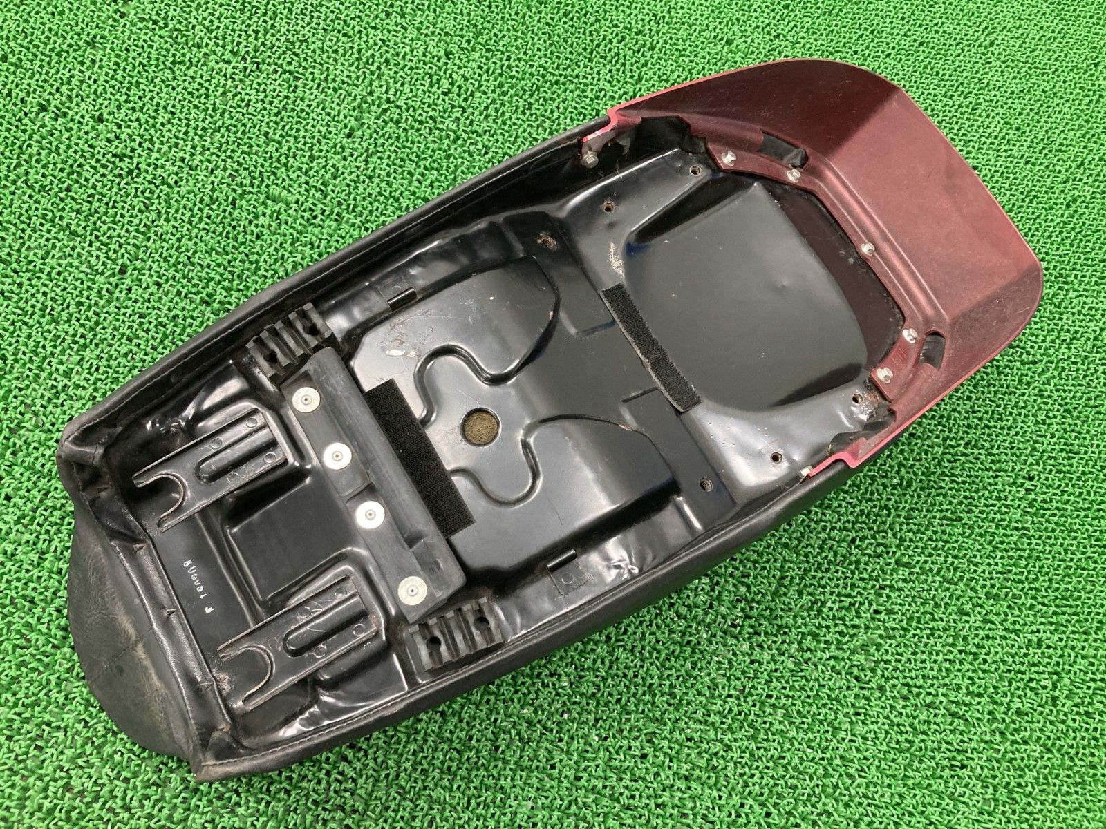 SR400 シート 赤M ヤマハ 純正 バイク 部品 1JR RH01J RH03J シート