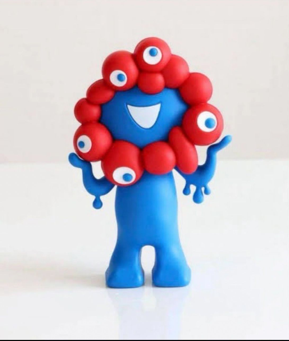 大阪万博 EXPO2025 ミャクミャク シリコンポーチ 「ミャクミャク