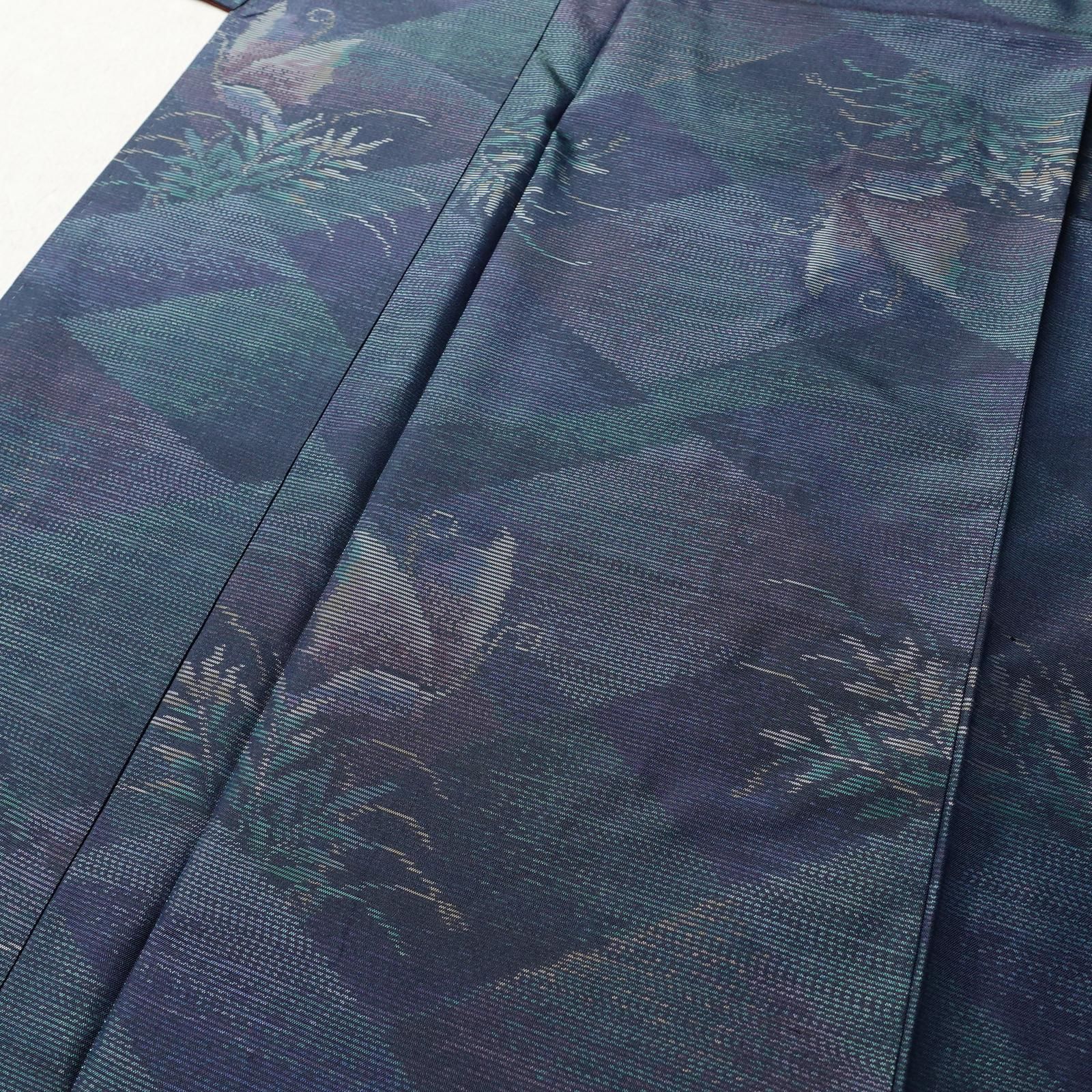 中古 大島紬 良品 証紙あり しつけ糸付き 正絹 幾何学柄・抽象柄 袷仕立て 身丈161cm 裄丈63.5cm 黒 中古 紬 良品 しつけ糸付き 正絹 幾何学柄・抽象柄 袷仕立て 身丈160.5