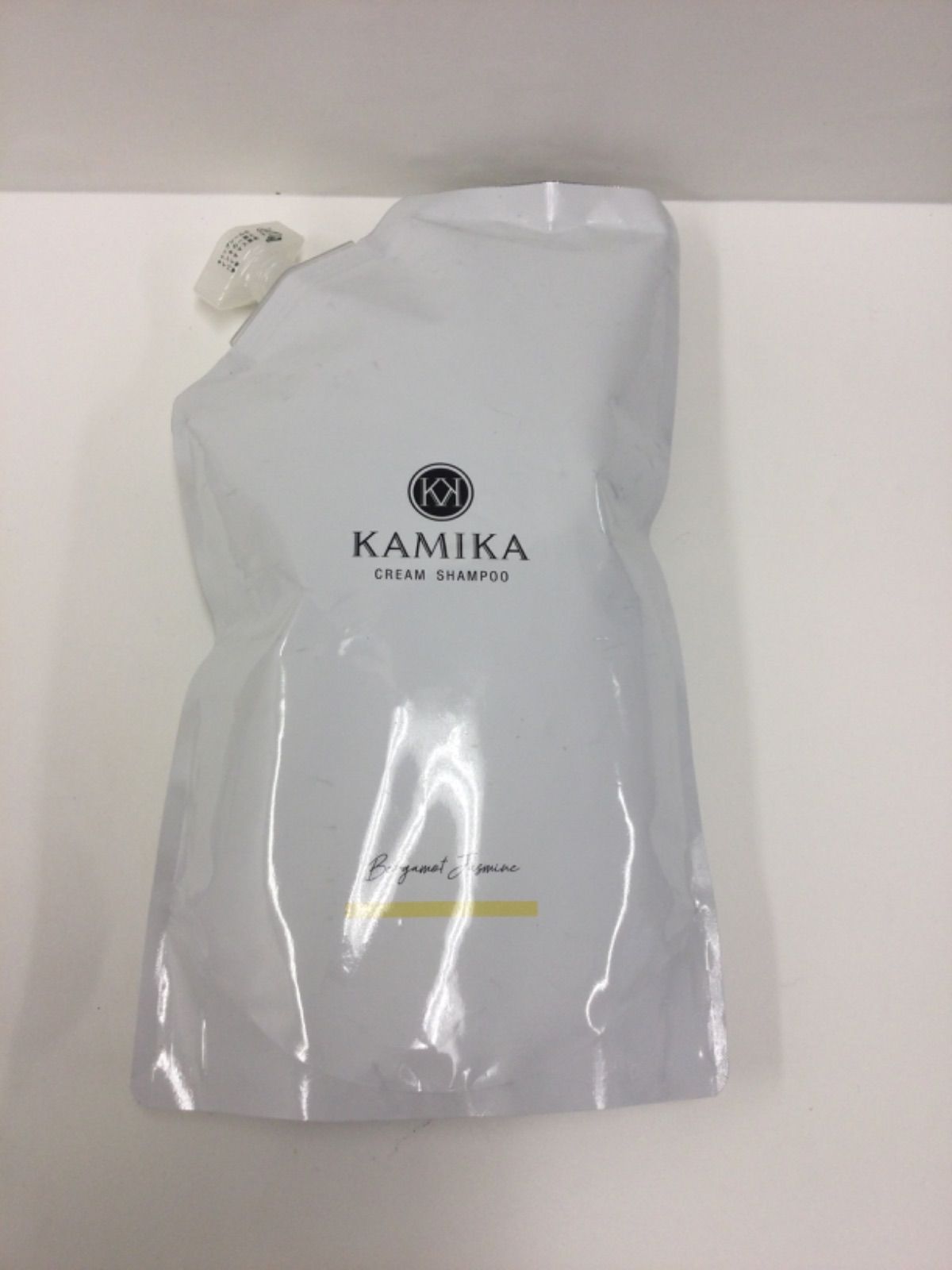 D1555 KAMIKA オールインワンクリームシャンプー BJ 600g