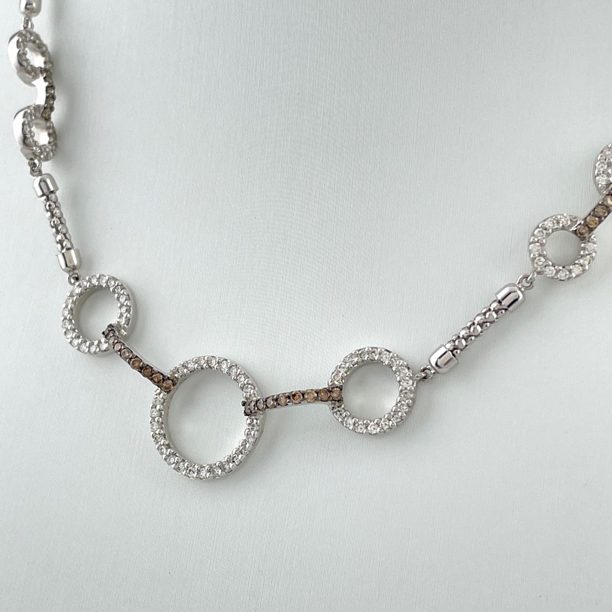 メレダイヤ デザインネックレス K18 ホワイトゴールド ネックレス WG 