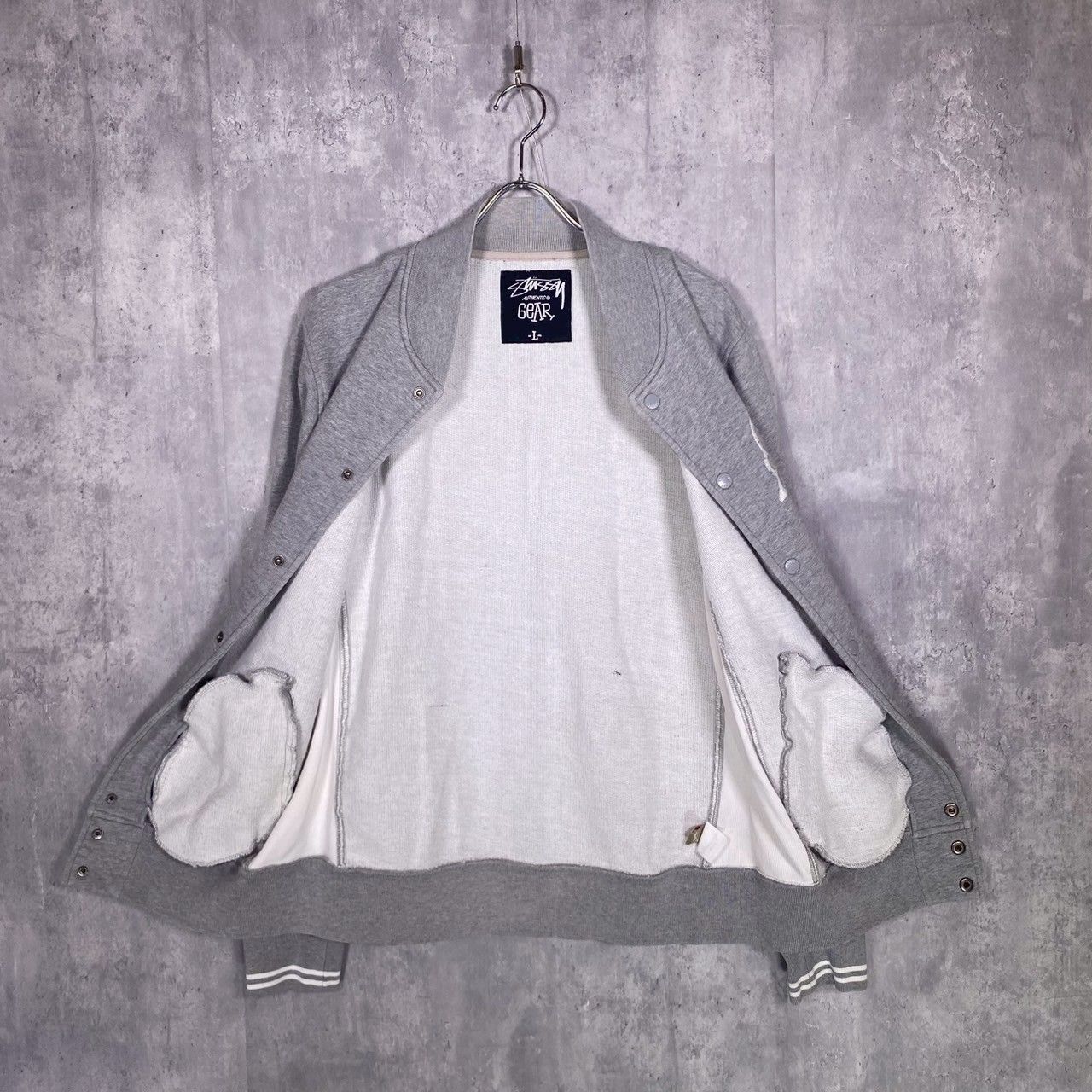 STUSSY』ステューシー (L) ヘビーウェイトバーシティジャケット - メルカリ 