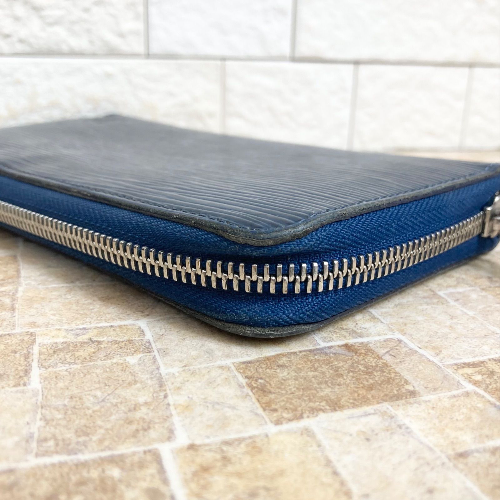 希少カラー】LOUIS VUITTON ルイヴィトン ジッピーウォレット エピ