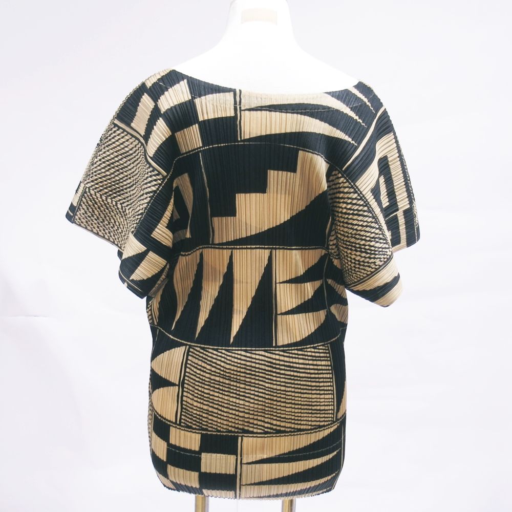 PLEATS PLEASE 半袖カットソー　サイズ3 黒 PLEATS PLEASE 半袖カットソー サイズ3 黒