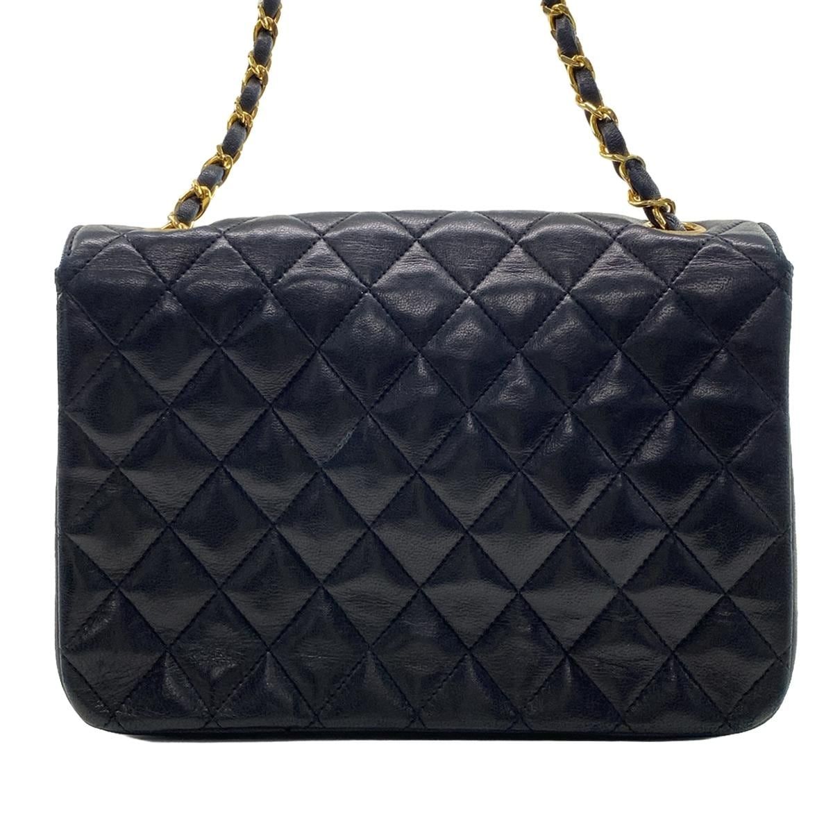 CHANEL シャネル ラウンド型ショルダーバッグ ポシェット コーティングレザー ブラック ゴールド金具 27番台 | バッグ | Brand  Boutique SiSSY.Japon｜シシィ・ジャポン ,国立,買取強化中