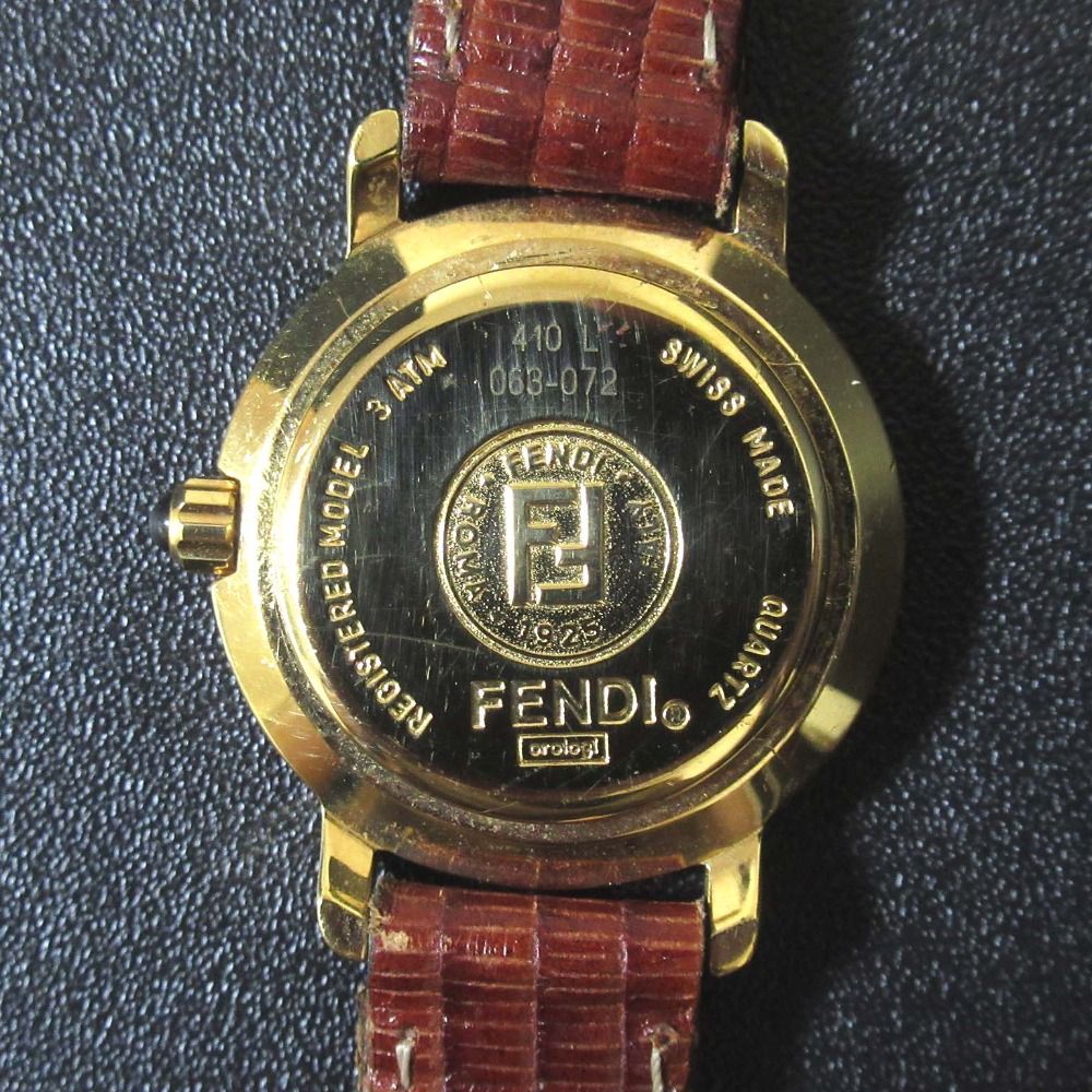 超人気の雑貨店 FENDI ジャンク品 美品 フェンディ レザーベルト 2針式 クォーツ 時計