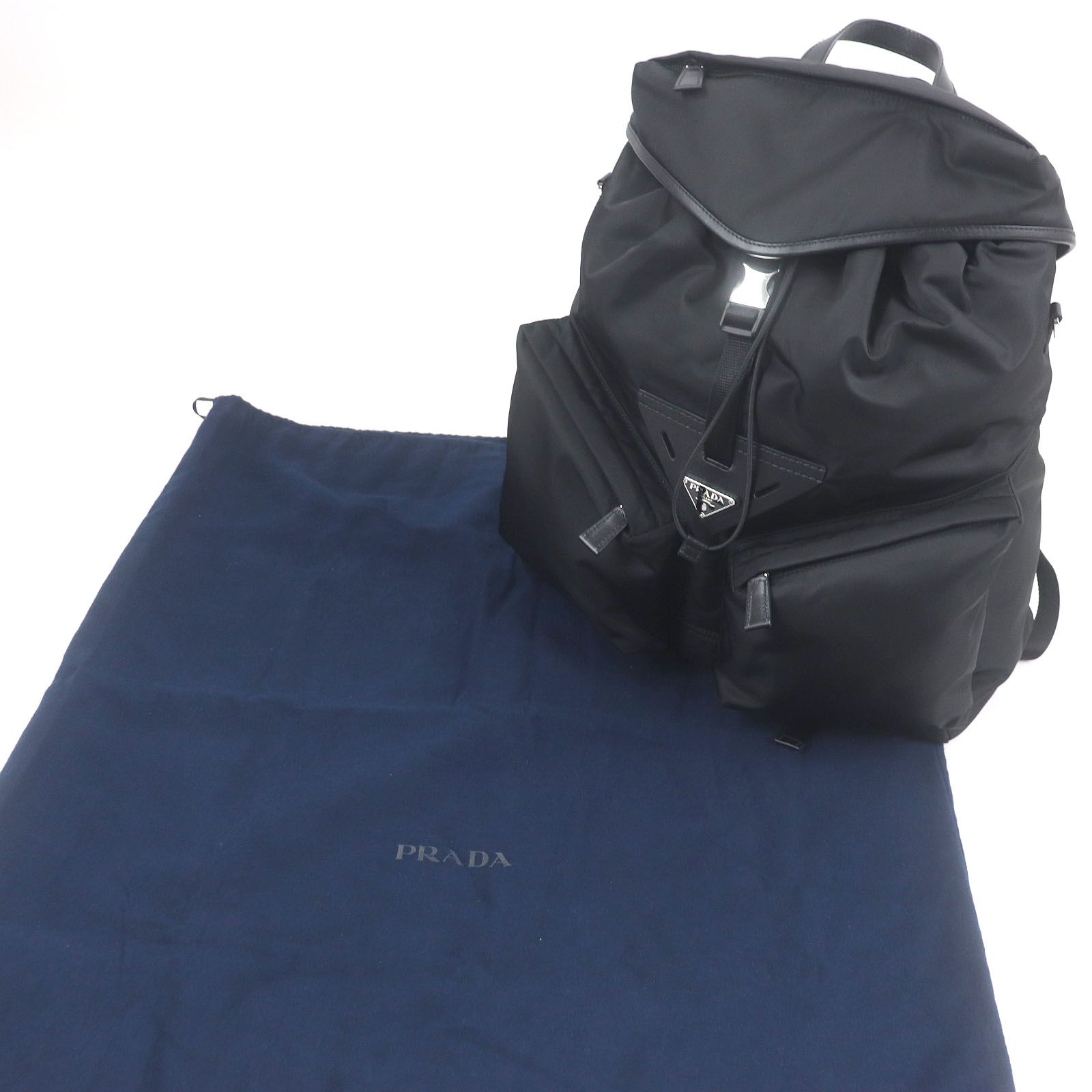 美品✨PRADA✨ミニリュック　トライアングルロゴ　カーキ　白タグ　Gカード付 美品✨PRADA✨ミニリュックトライアングルロゴカーキ白タグGカード付
