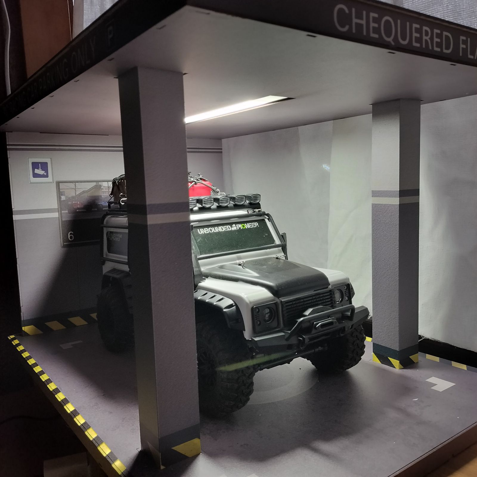 ラジコン ケース ディスプレイ リアルガレージセット 1/10スケール