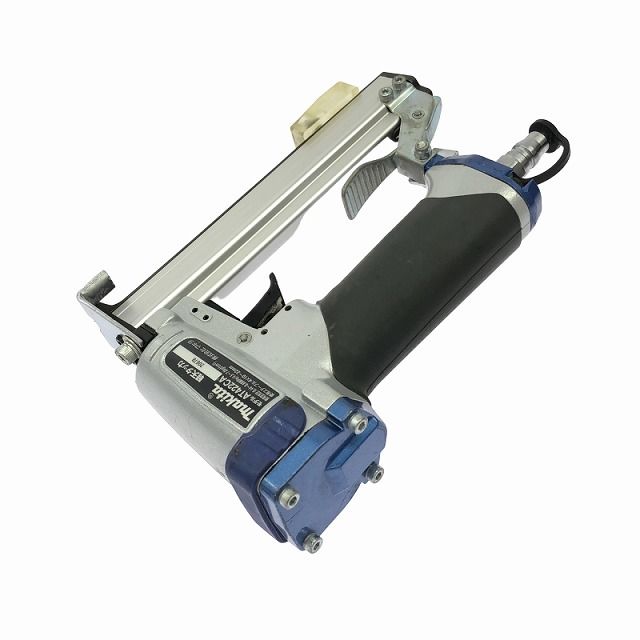 ☆美品☆ makita マキタ 22mm 常圧 軽天タッカ AT422CA エ ☆美品☆ makita マキタ 22mm 常圧 軽天タッカ AT422CA エ