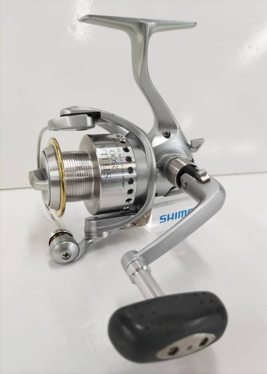シマノ 98 ステラ 2500【ディスプレイ用途推奨】 98シマノステラ2500 機関良好 袋プレゼント