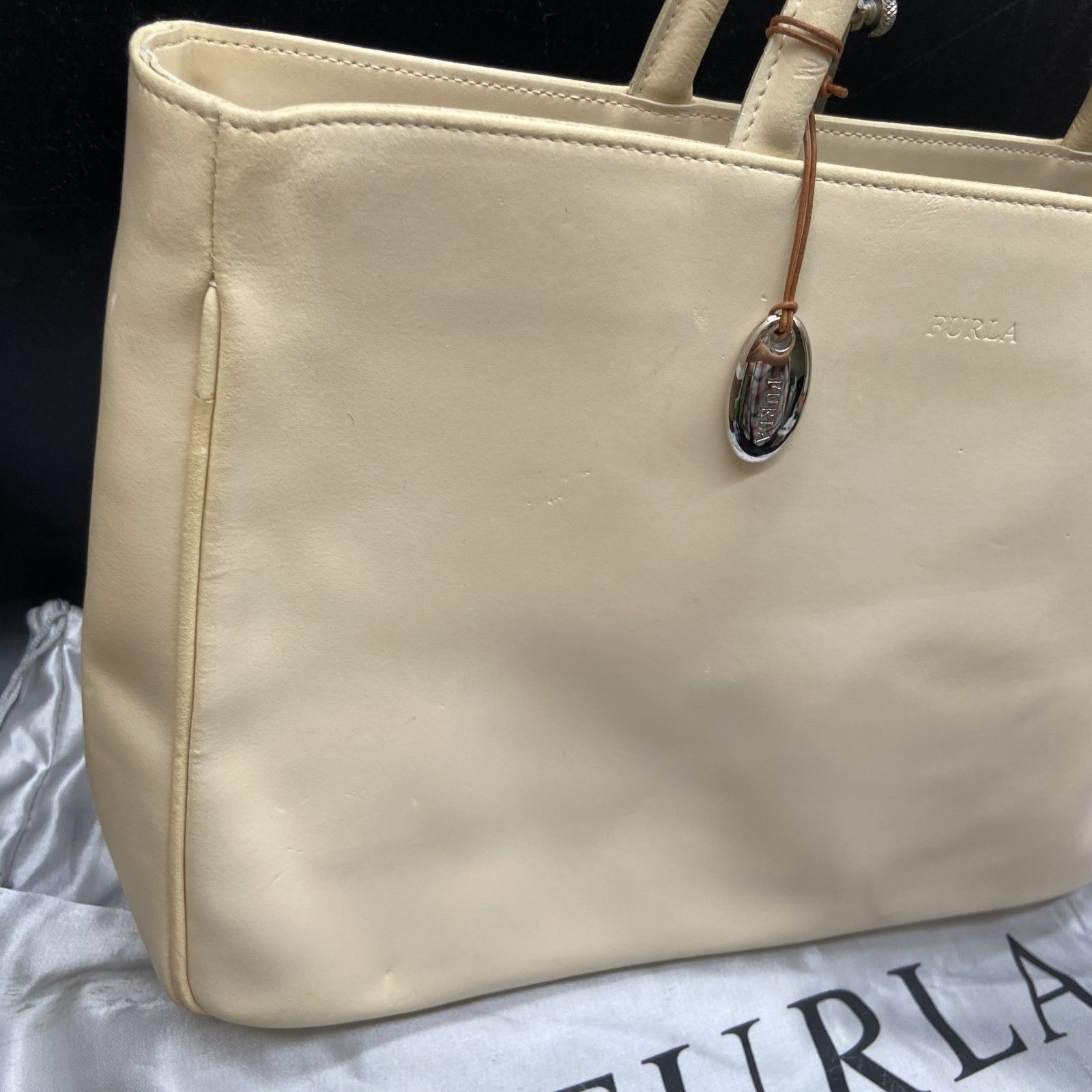 FURLA フルラ レザー ビジネスバッグ ホワイト白アイボリー 革製 