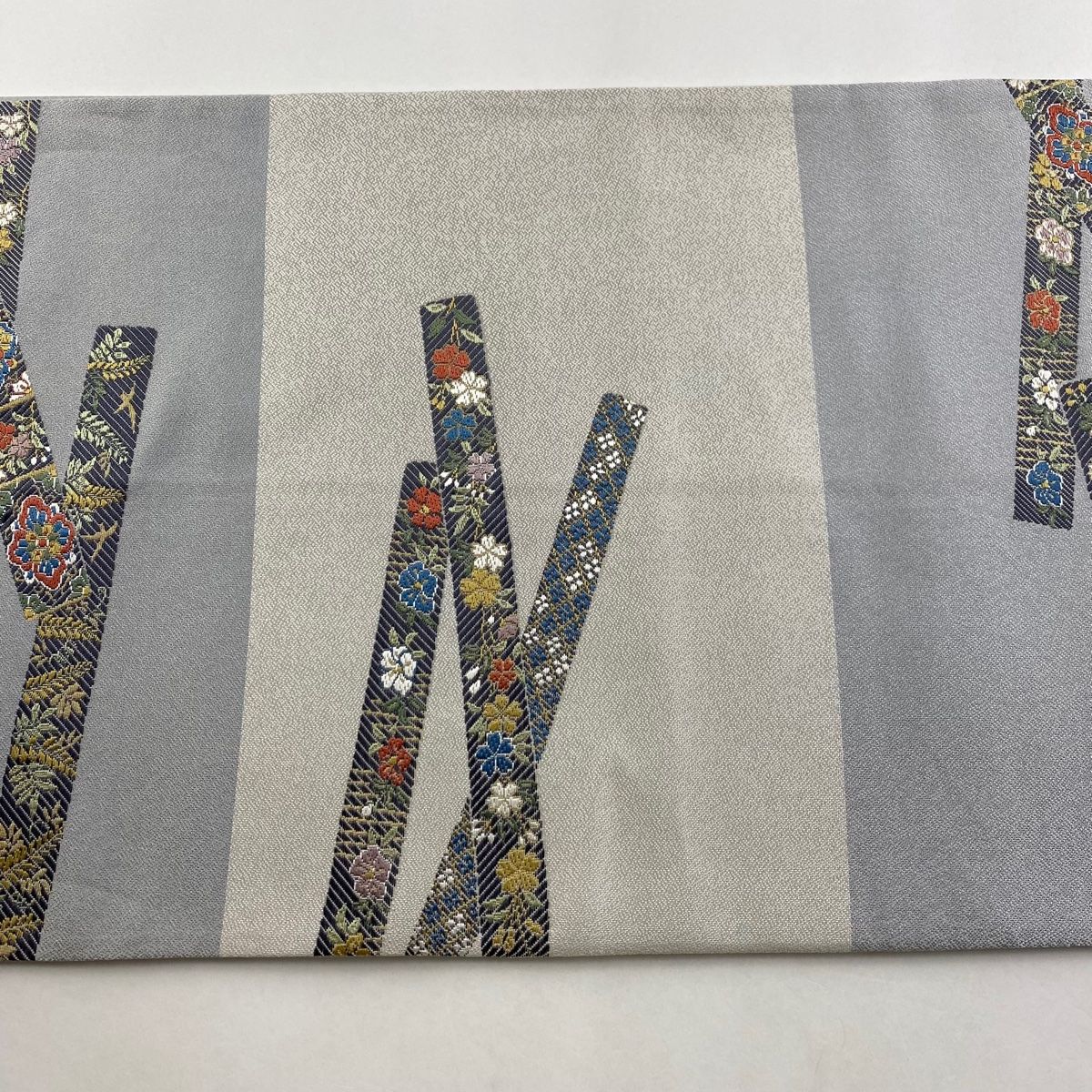 袋帯 美品 秀品 草花 段縞 箔 青灰色 六通 正絹 【中古】 - メルカリ