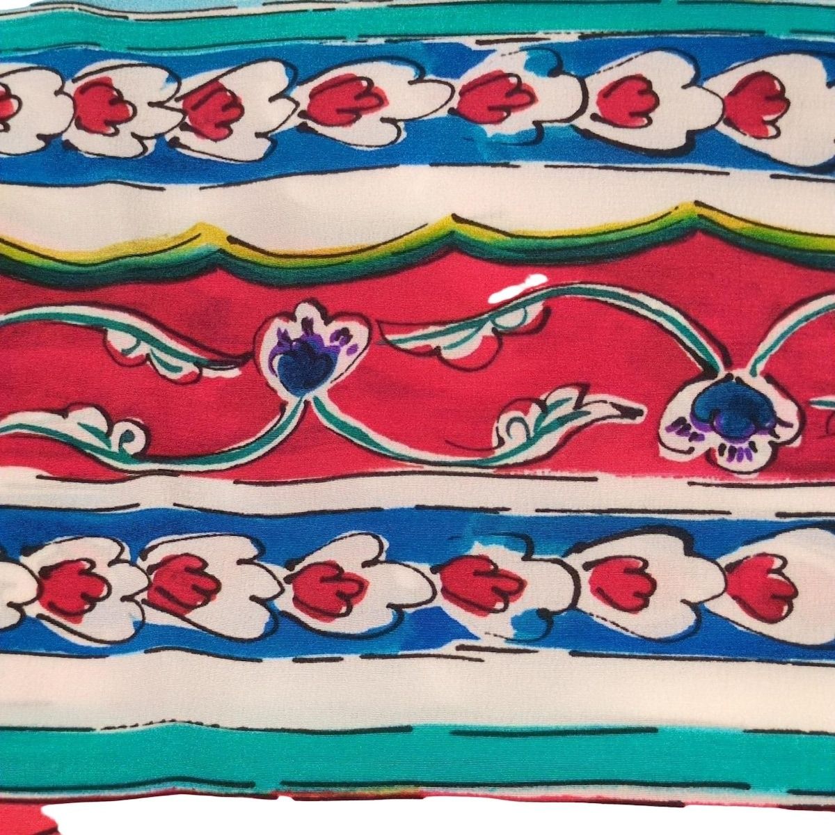 白×レッド×マルチ