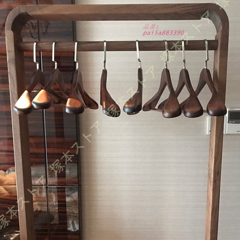 跡がつかないハンガー 天然の美しい木目